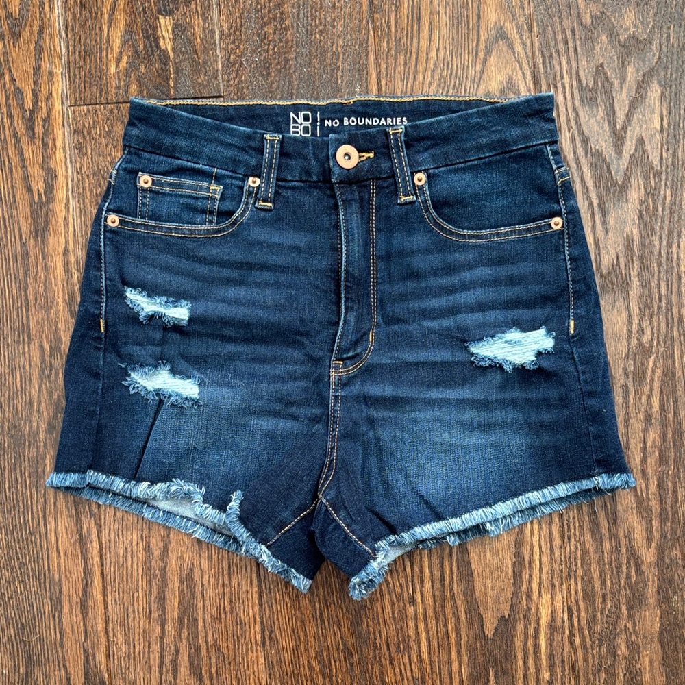 No Boundaries Women's Frayed Hem Jean Shorts - Dark Blue
